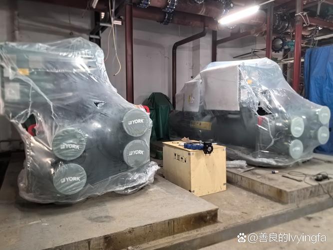 起重,吊装,安装,设备搬运,工厂搬迁,货物运输为一-体的专业综合服务
